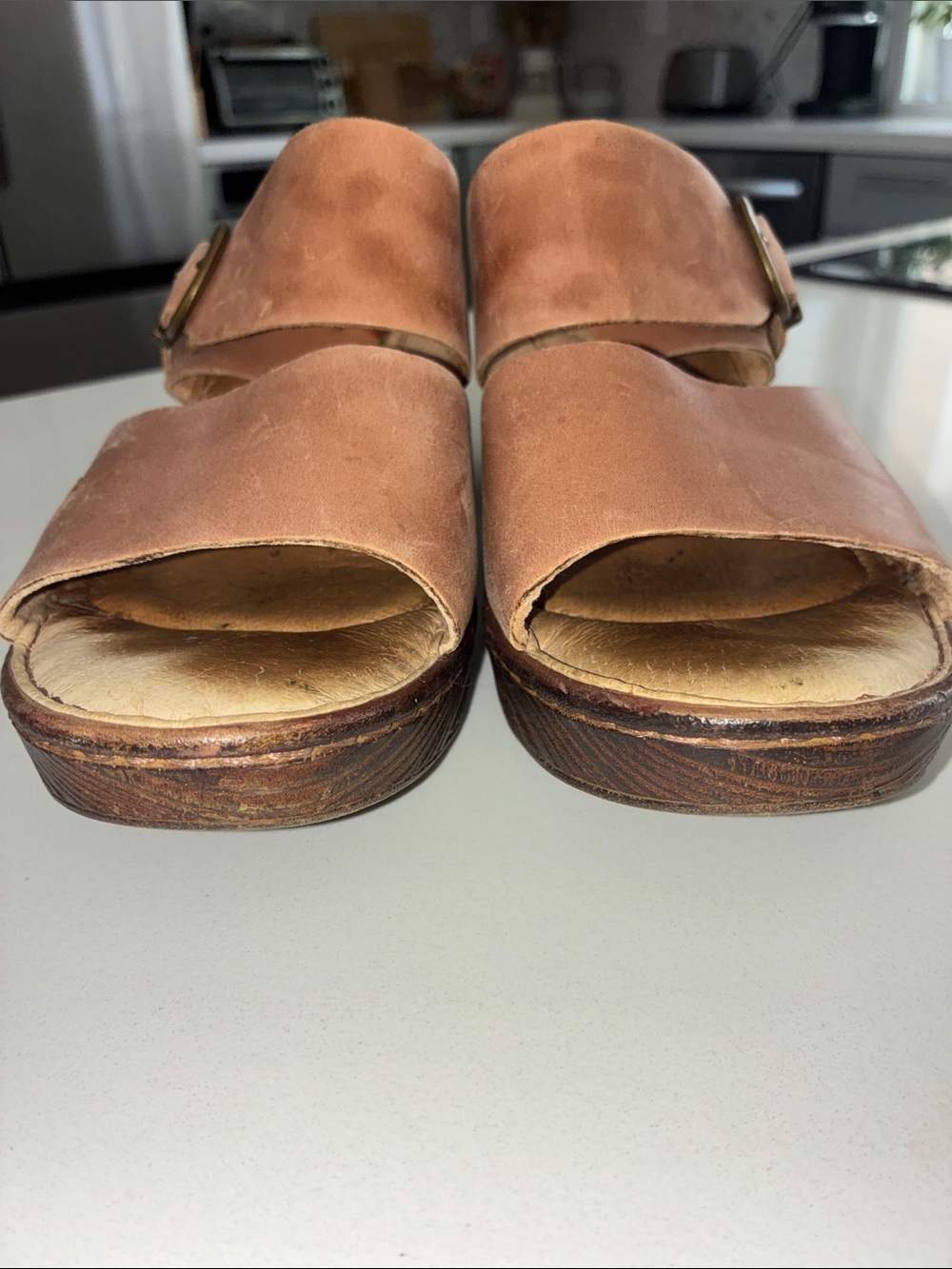 BORN EUC Wmn’s Genuine Leather Double-Band Buckle Slide Sandals in Cognac Size 8 - Picture 4 of 13